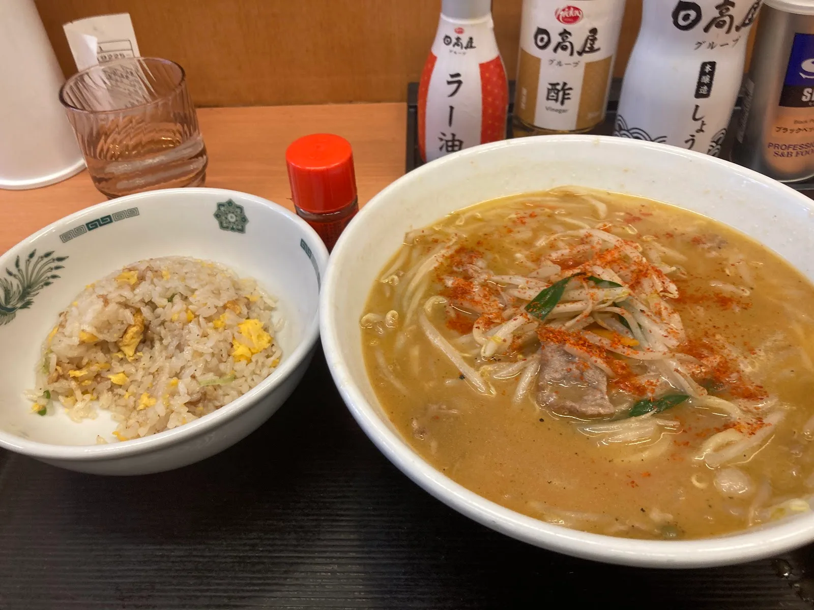 日高屋 渋谷宮下公園前店 · 3