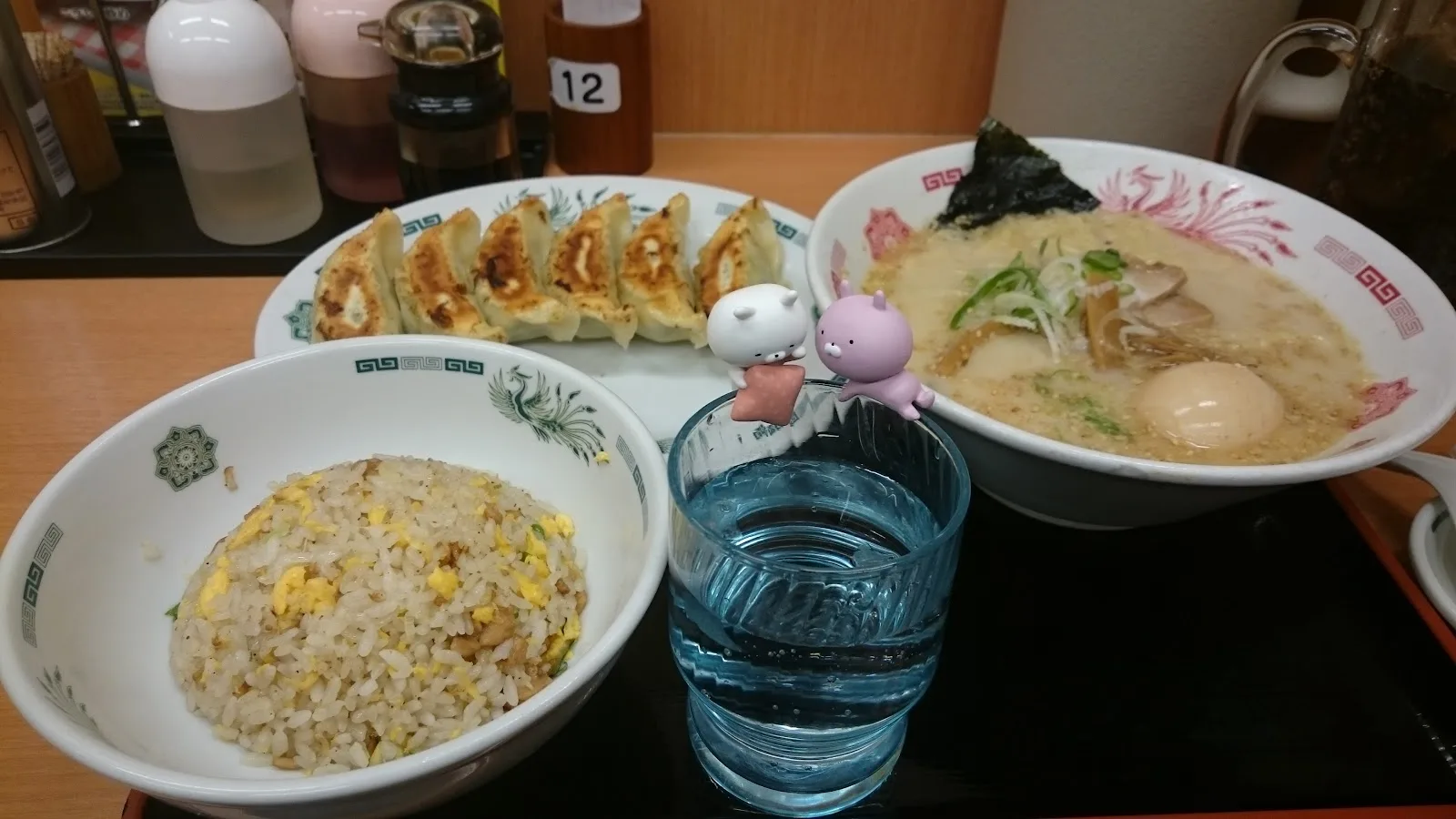 日高屋 渋谷宮下公園前店 · 11